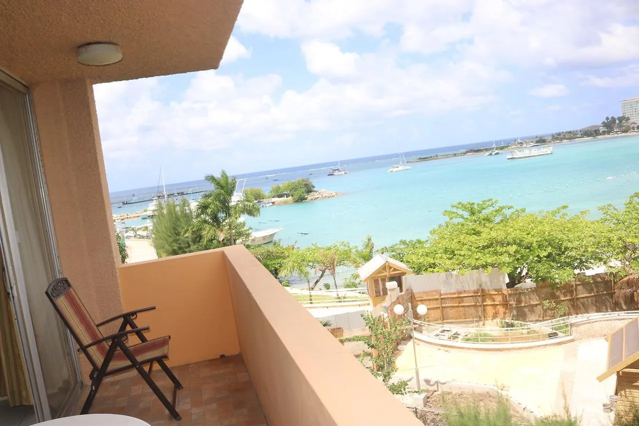 Angel Fish Beach Suite At Turtle Towers location